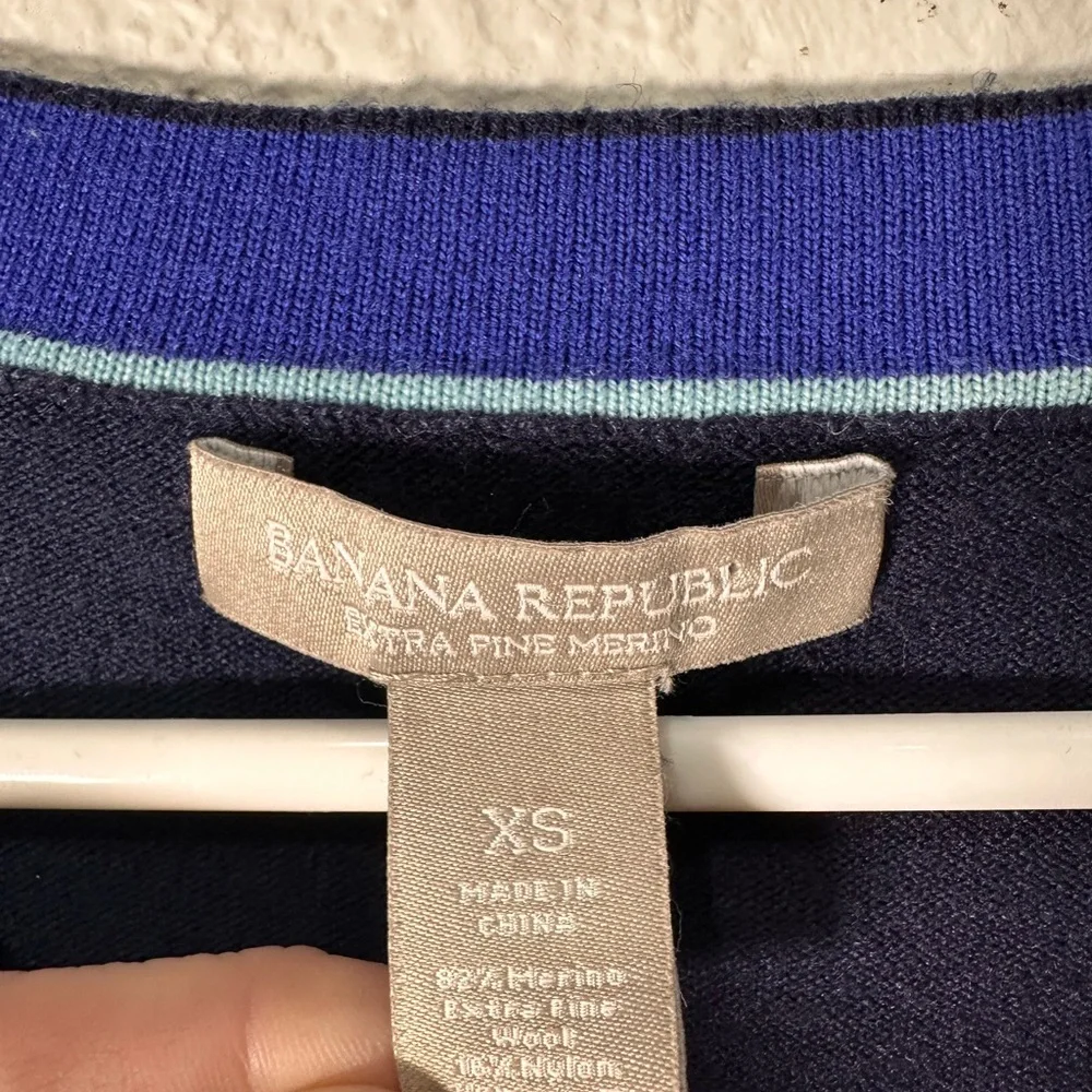 Banana Republic Navy Blue Extra Fine‎ Merino Wool V-Neck Sweater Womens XS